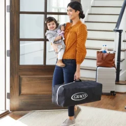 Graco Pack 'n Play FoldLite Playard - Modern Cottage