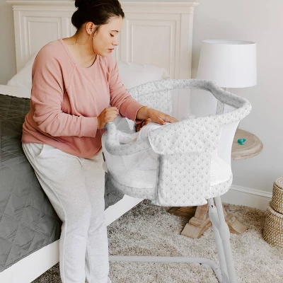 HALO Innovations BassiNest - Plum 4 HALO Innovations BassiNest - Plum - Image 2