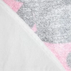 Minnie Mouse Hooded Towel 9 Minnie Mouse Hooded Towel -Graco Sales GUEST bbe34e3f 58a4 4938 b216 436ce451f9ea