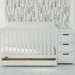 Graco Hadley 5-in-1 Convertible Crib And Changer With Drawer -Graco Sales GUEST d427a3f4 4fe4 46cb 99e8 e85227cfbae7