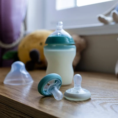 Tommee Tippee First Years Silicone Baby Bottle Set - 6ct 7 Tommee Tippee First Years Silicone Baby Bottle Set - 6ct - Image 5